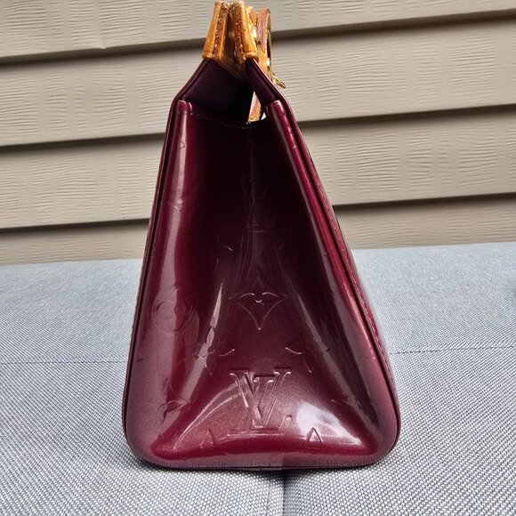 Louis Vuitton Roxbury Drive Vernis Amarante - Picture 4 of 12